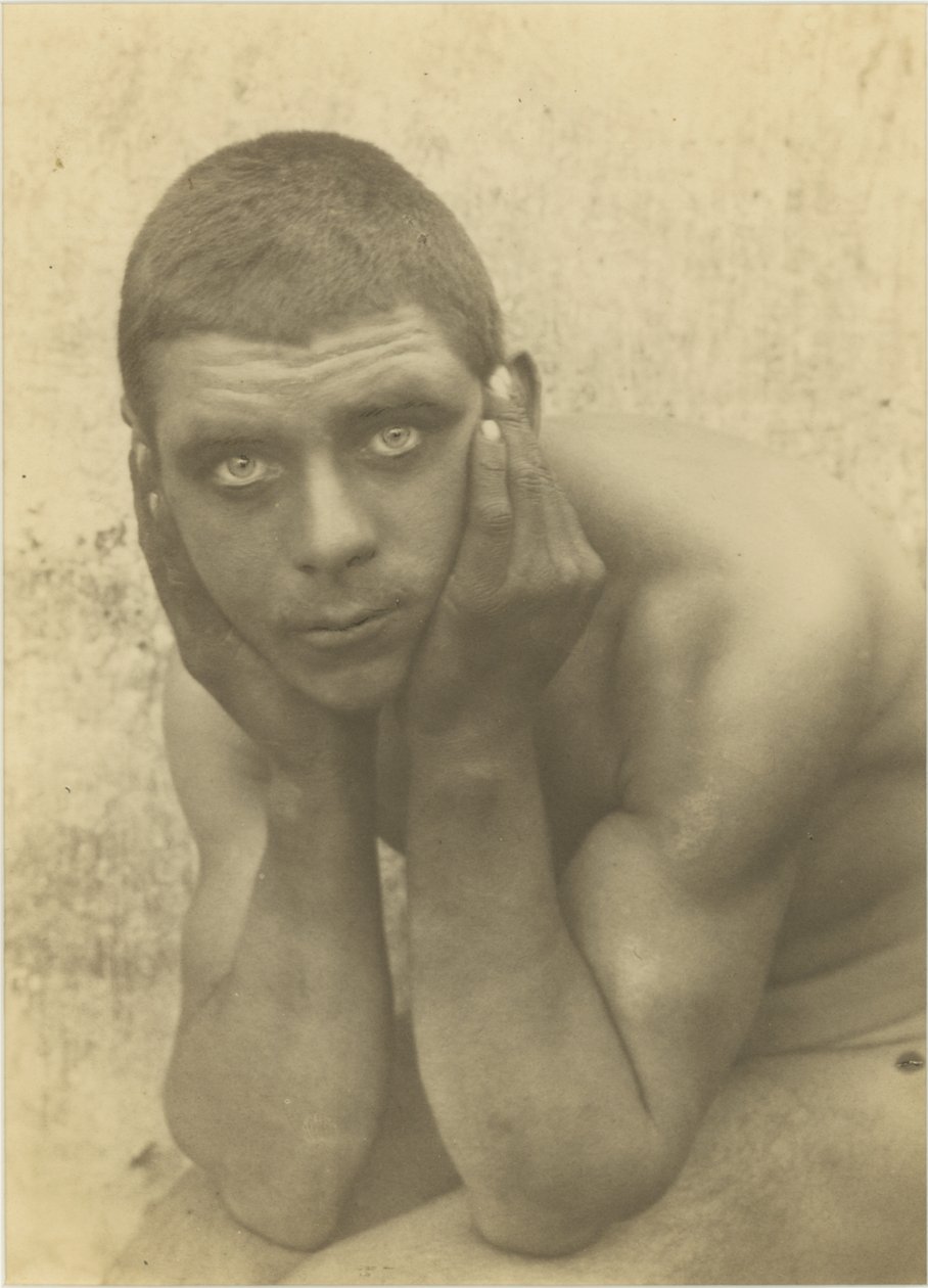 Sin título (Desnudo masculino sentado) de Baron Wilhelm von Gloeden