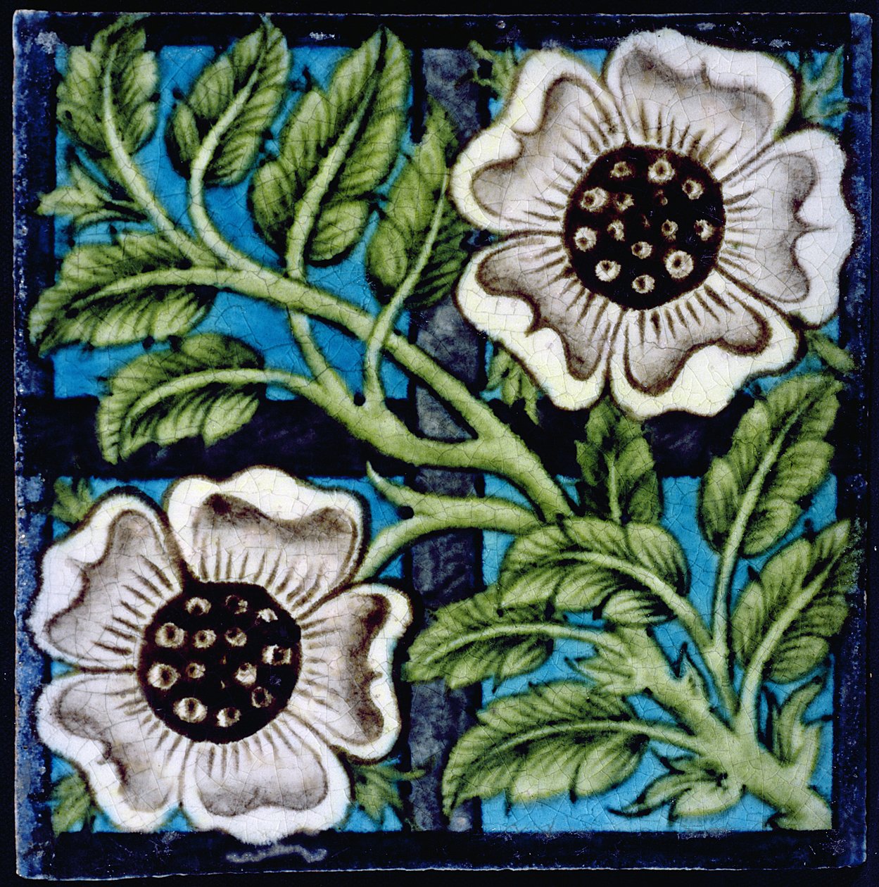 Azulejo con diseño floral de William de Morgan