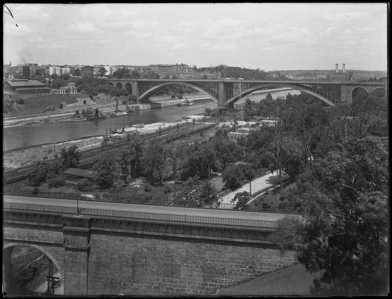 El Puente de Washington, High Bridge y Washington Heights vistos desde el Bronx, 19 de julio de 1914 de William Davis Hassler
