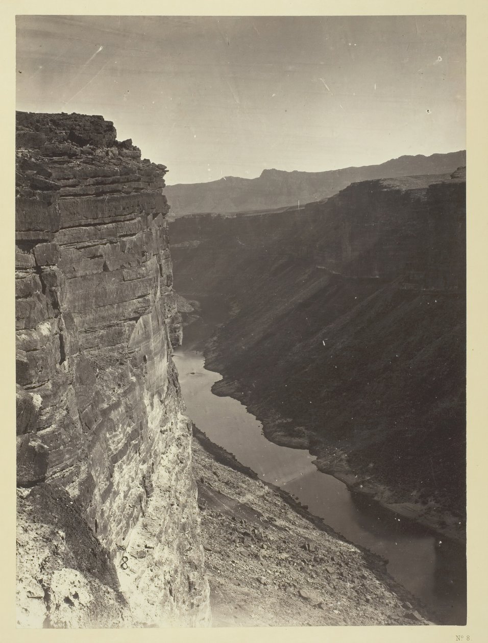 Gran Cañón, Río Colorado, cerca del arroyo Paria, mirando al este, 1872 de William H. Bell