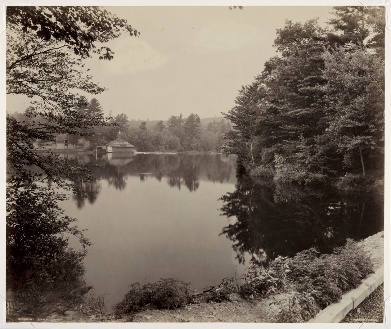 Lago Bear, LVRR | William H. Rau | Impresión de arte