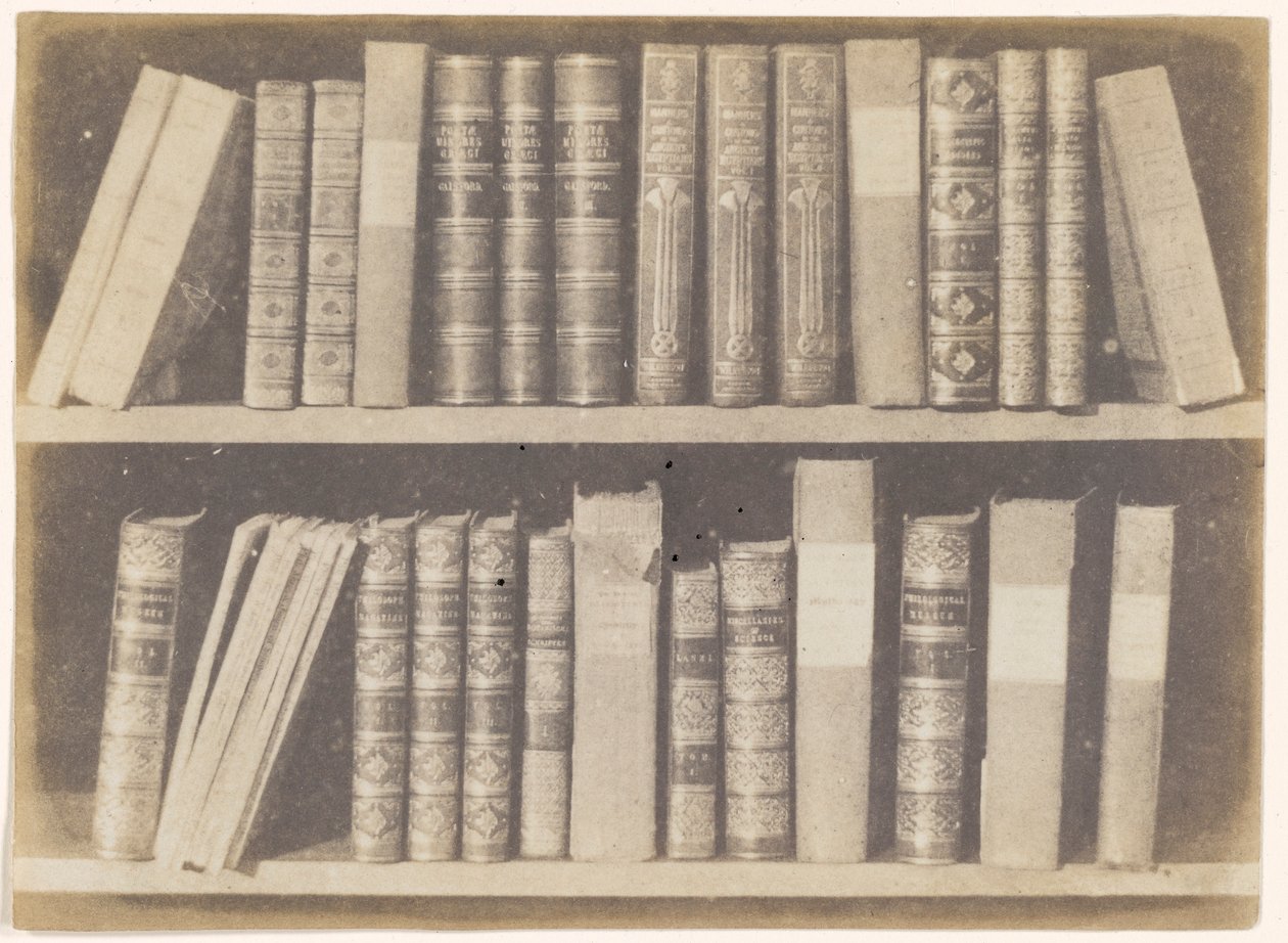 Una escena en una biblioteca, lámina VIII del Lápiz de la naturaleza de William Henry Fox Talbot