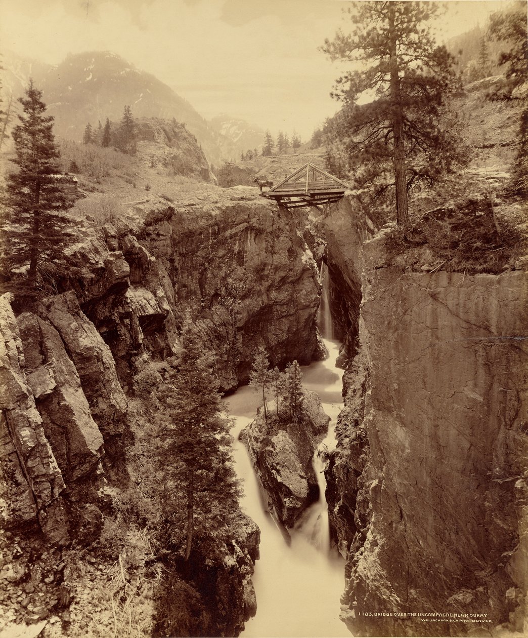 Puente sobre el río Uncompagre, cerca de Ouray de William Henry Jackson