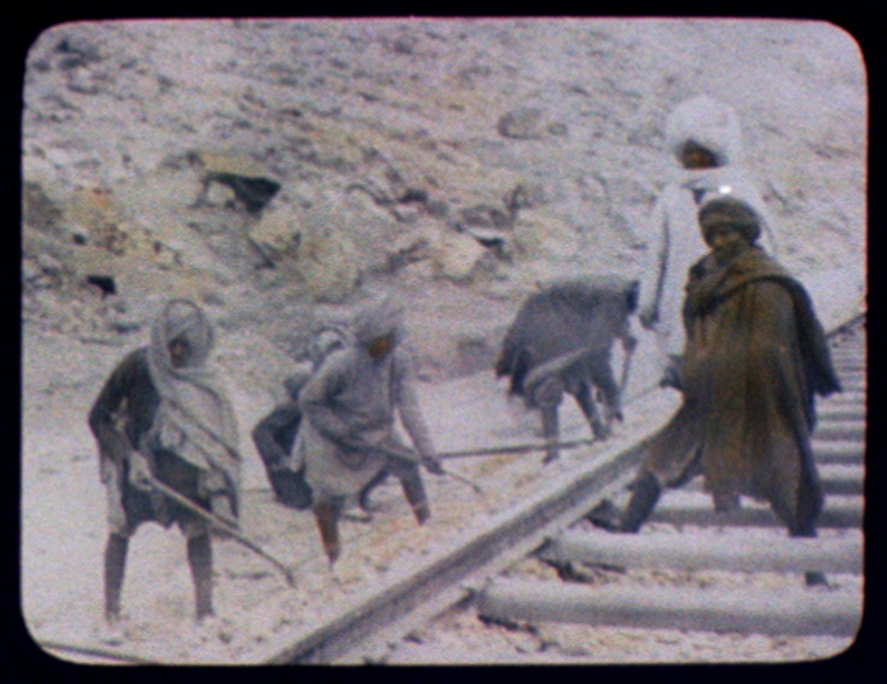 Trabajadores indios construyendo líneas ferroviarias, 1880 de William Henry Jackson
