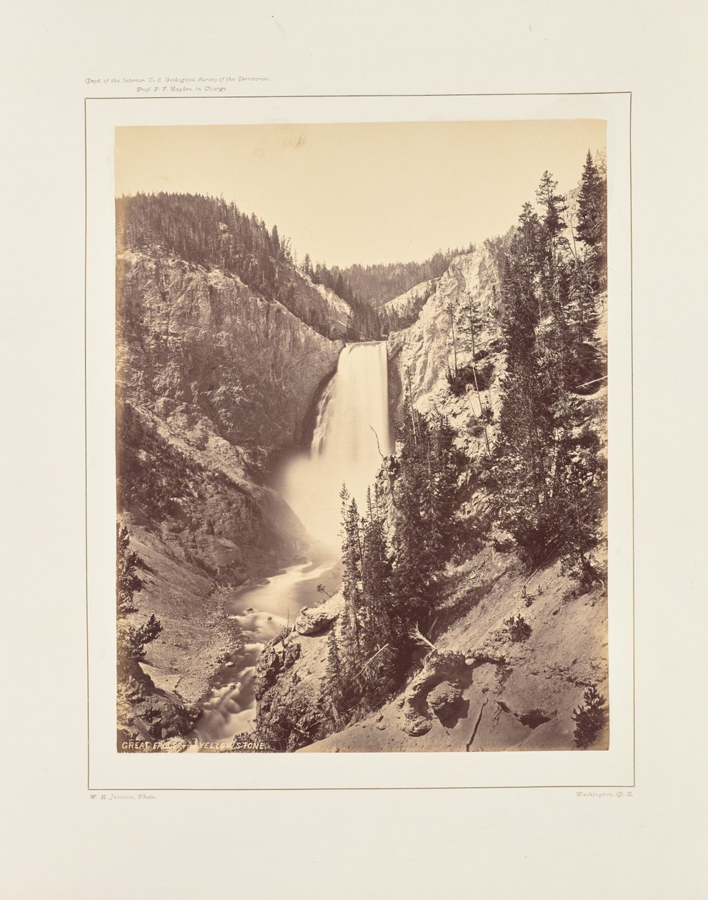 Las cataratas inferiores del Yellowstone, vista cercana de William Henry Jackson