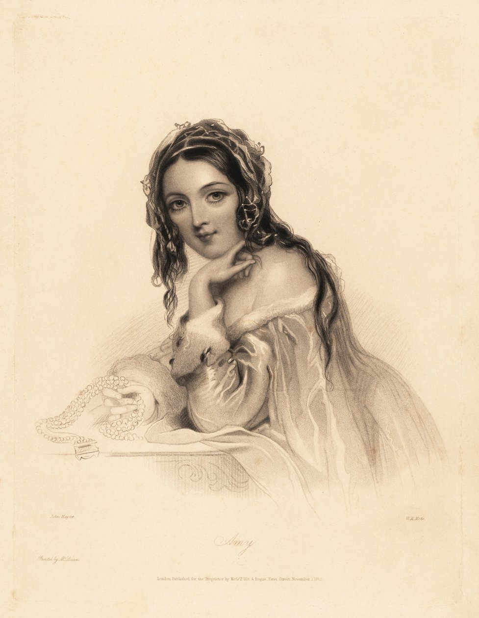 Retrato de Amy. Belleza con un velo sobre el pelo largo, vestido de armiño sin hombros, sosteniendo un collar de perlas. Grabado en acero de William Henry Mote a partir de una ilustración de John Hayter de Charles Heath