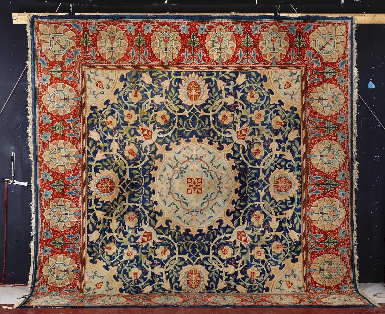 Una rara alfombra de nudos hechos a mano "Swan-House" Hammersmith, Morris & Co., c.1890 de William Morris