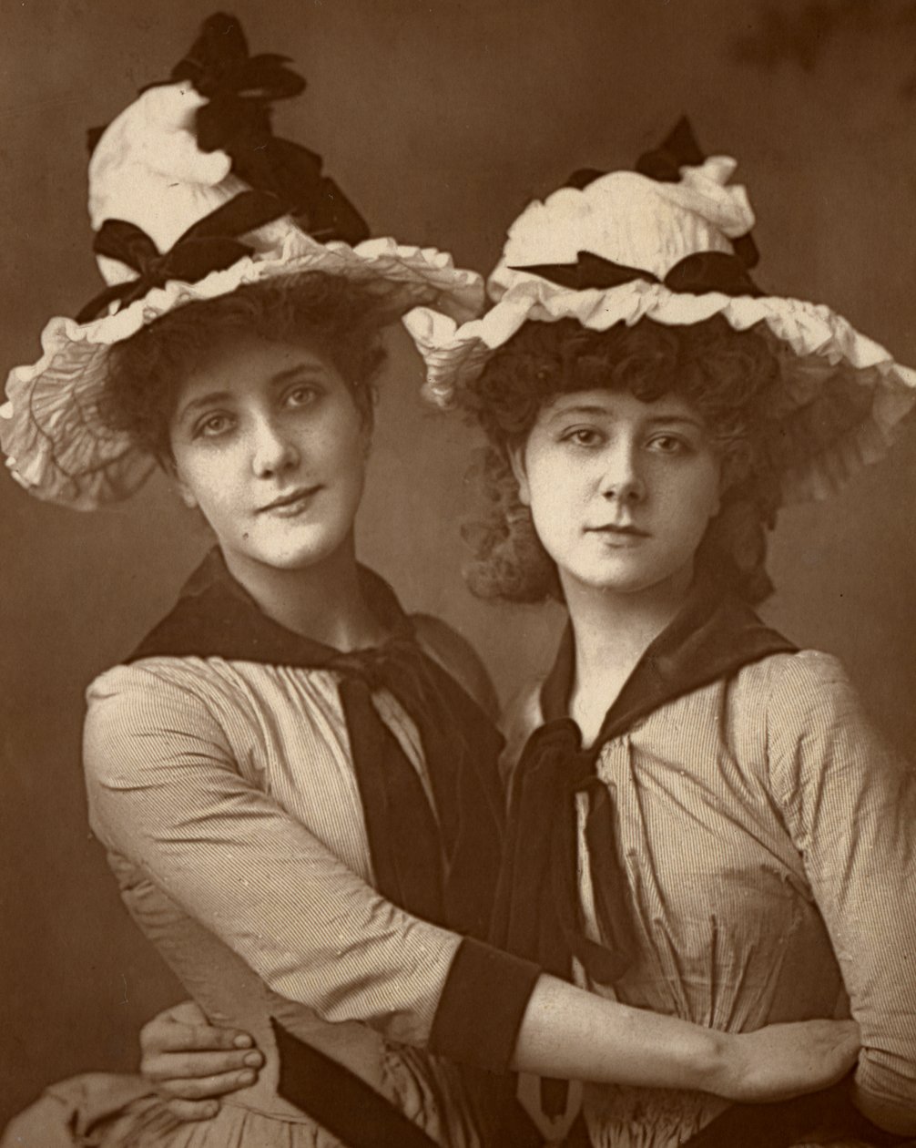 Dos rosas, Maude Millett y Annie Hughes, actrices británicas, 1888 de William and Daniel Downey