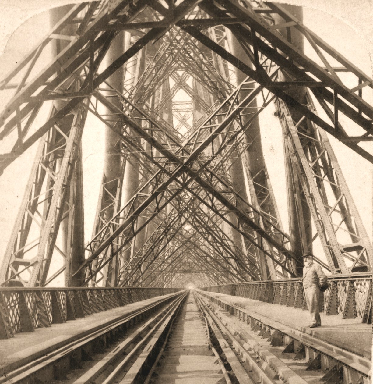 El Gran Puente de Forth, Escocia, 1896 de Works and Sun Sculpture Studios