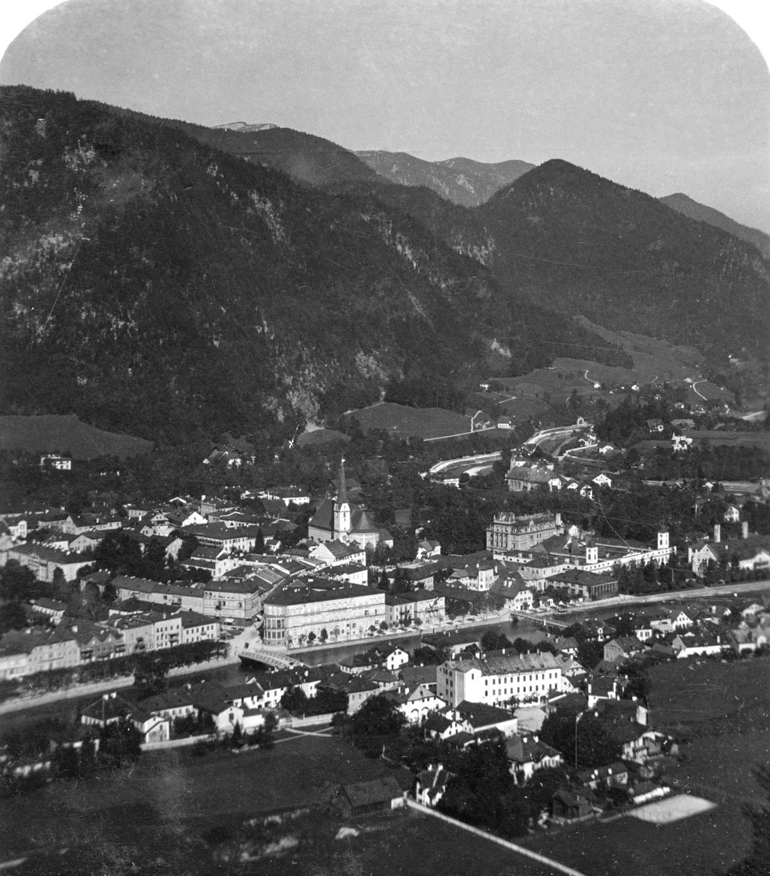 Valle de Trauntal, cerca de Bad Ischl, Salzkammergut, Austria, c1900s de Wurthle and Sons