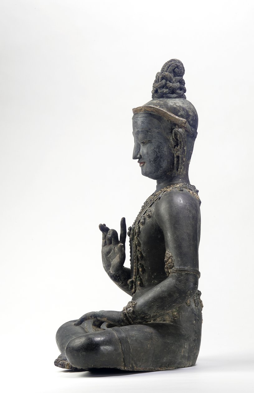 Bodhisattva de estilo nepalés-chino (laca, tela, trazas de pintura azul, dorada y verde y hoja de oro) de Yuan Dynasty Chinese School