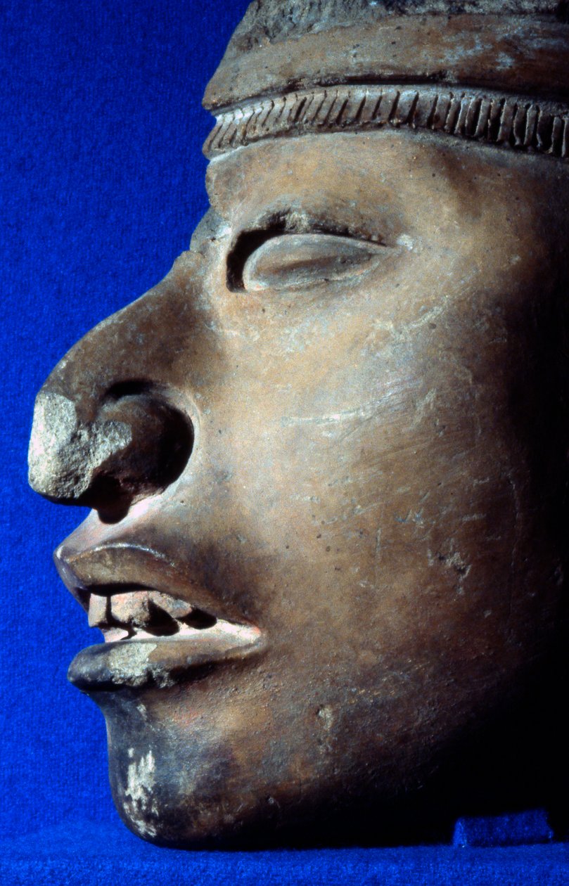 Perfil de un hombre zapoteca, Período Clásico Tardío (700-1000 d.C.) (cerámica) de Zapotec