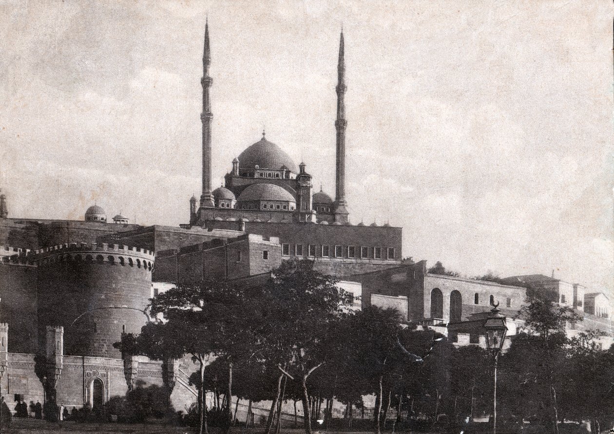 El Cairo, la ciudadela de Saladino (Egipto). circa 1920 (foto en blanco y negro) de . .