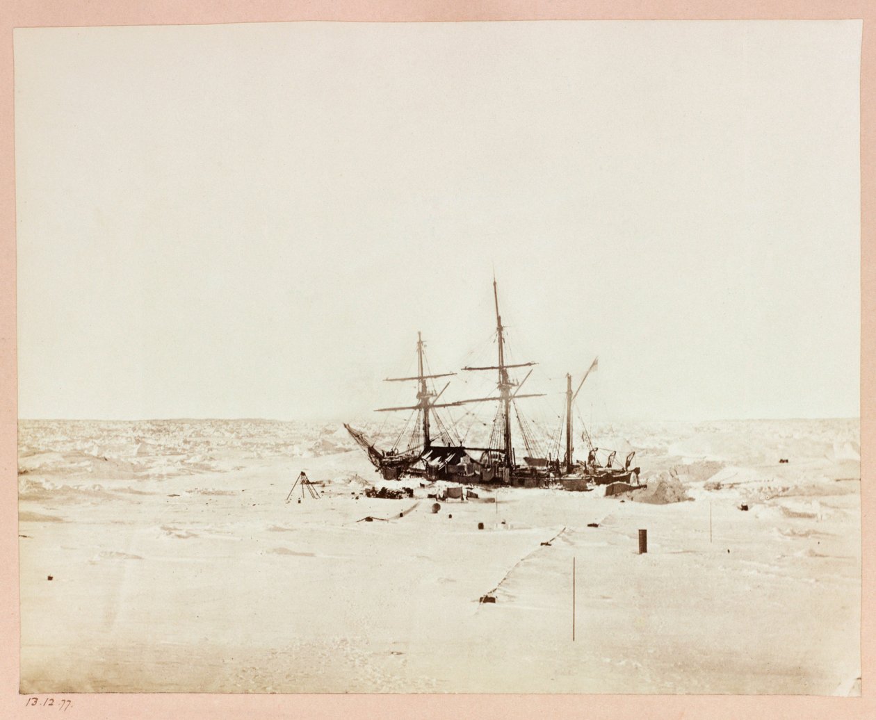 Expedición en el Ártico (1875-1876) del capitán George Nares (1831-1915): Playa Floeberg, Alerta en cuarteles de invierno de Frederick (attr. to) Barnard
