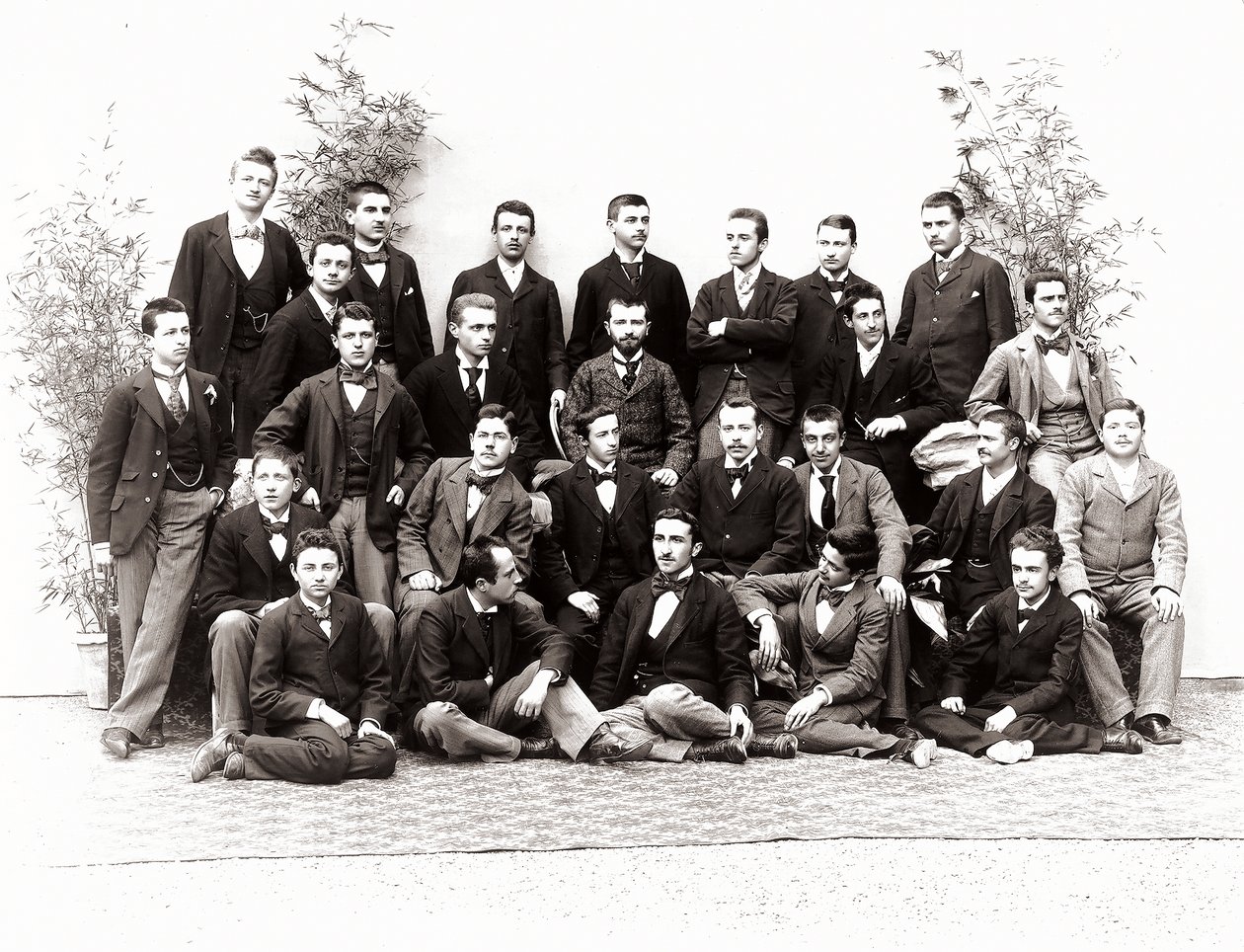 Retrato de grupo de estudiantes en su tercer año de secundaria de Henry Charles Fehr