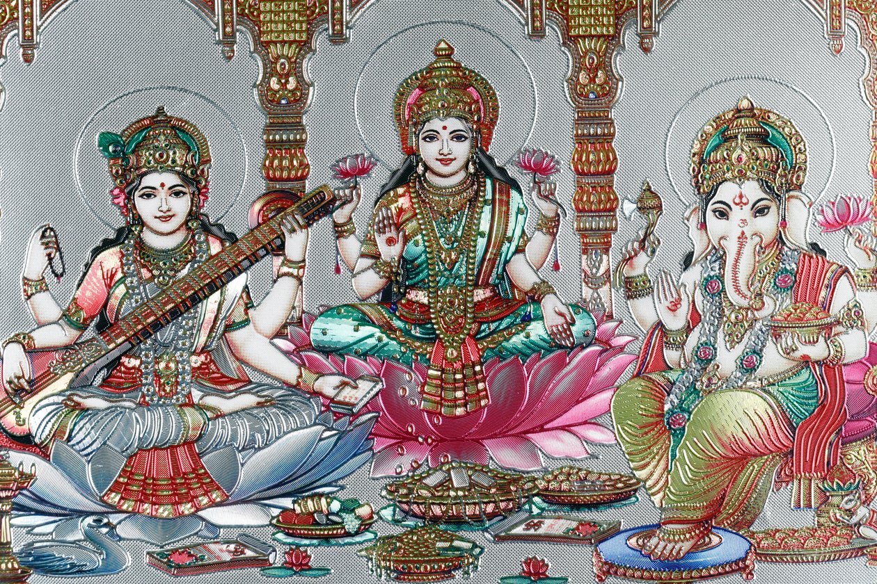 Lakshmi, la esposa de Vishnu, es la diosa de la prosperidad, la buena fortuna y la belleza. Ganesh de . .