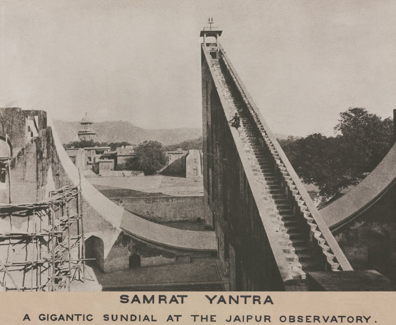 Samrat Yantra en el Observatorio de Jaipur, India de Frederick (attr. to) Barnard