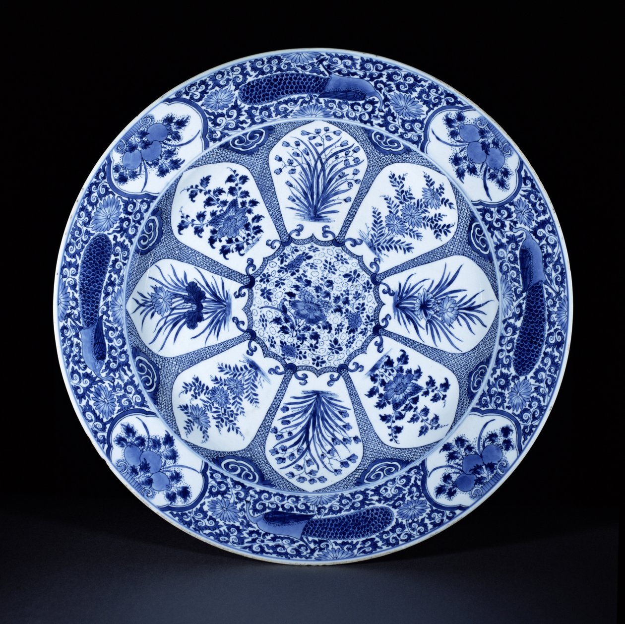 Plato azul y blanco, período Kangxi, c.1700 de Chinese School