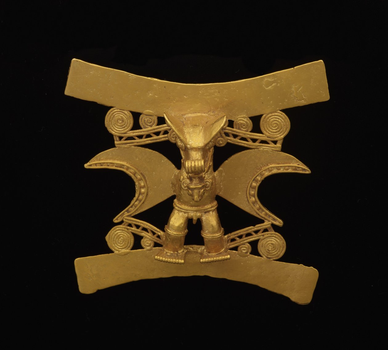 Colgante que representa una figura con máscara de murciélago, Período Tardío V - Período VI de culture Diquis