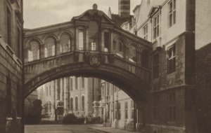 Hertford College, The Bridge (foto en blanco y negro) de (after) English photographer