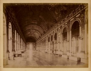 París: Versalles, Salón de los Espejos (foto b/n) de (after) French Photographer