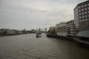 El Puente de Londres sobre el río Támesis, en el corazón de Londres de Albert Mansour