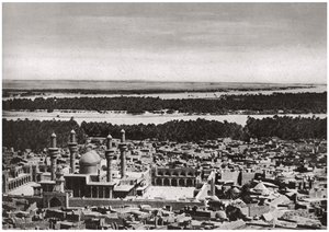La Kadhimiya, la ciudad santa cerca de Bagdad, desde un avión, Irak, 1925 de A. Kerim