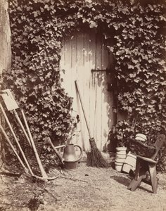 Porte de ferme de Marlotte (Puerta con aperos de jardinería),c. 1860 (foto)