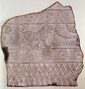 Fragmento de bajorrelieve que representa un león caminando. De Persépolis (Irán) Época Aqueménida, 460 a.C. Seattle, Museo de Arte