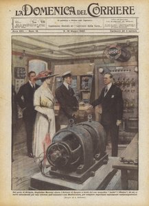 En el puerto de Sevilla, Guglielmo Marconi recibe a los Reyes de España a bordo de su magnífico...