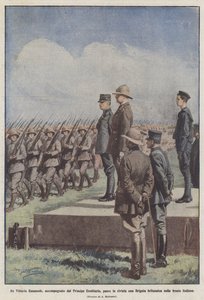 El Rey Vittorio Emanuele, acompañado por el Príncipe Heredero, pasa revista a una Brigada ?