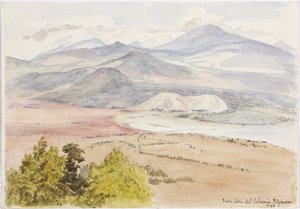 Vista desde el Cerro del Calvario, Patzcuaxo de un lado del papel y del otro una vista de la antigua fortaleza y montículos de piedra, Iguatcho desde el Cerro del Calvario, Pátzcuaro, Michoacán, México de Adela Breton