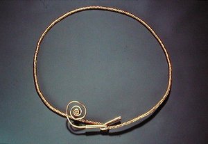 Torque, de Tara, Condado de Meath, Edad del Bronce Medio de Age Bronze