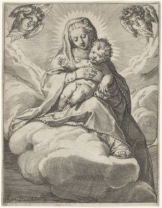 María con el Niño en las nubes