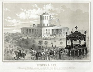 Carro fúnebre del presidente Abraham Lincoln pasando por la Casa del Estado en Columbus, 29 de abril, pub. 1865