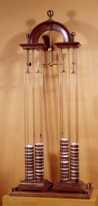 Pila de Alessandro Volta, físico italiano, inventor de la batería eléctrica