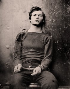 Lewis Powell con grilletes en la muñeca a bordo del USS Saugus, 1865