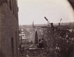 Ruinas del puente del ferrocarril de Richmond y Petersburg, Richmond, Virginia, ca. 1865 de Alexander Gardner