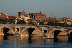 Pont-Neuf sobre el río Garona, Toulouse, Midi-Pyrénées, Francia