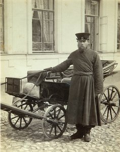Un cochero. Foto de albúmina de Alexei Sergeevich Mazurin (1846-después de 1914)