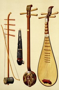 Un huqin y arco, un sheng, un sanxian y una pipa, instrumentos chinos de 