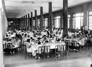 Villa Rosa Maltoni Mussolini: hora de la comida en el refectorio de Fratelli Alinari