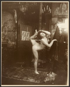[Modelo femenina desnuda como bailarina, París] de Alphonse Maria Mucha