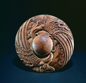 Rondel decorado con dos grifos, nómada de Altái de Altaic School