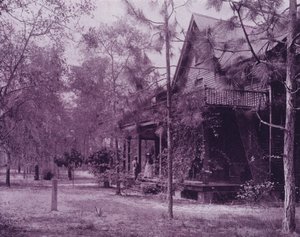 Una casa en las sombras de los pinos del sur, Florida de American Photographer (after)
