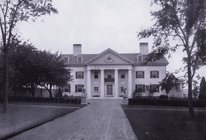 Charles A Platt: Villasera, la elevación este de American Photographer (after)