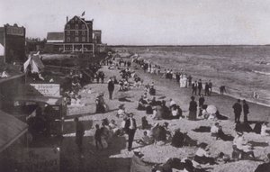 Old Orchard Beach, Maine: En la playa (foto en b/n) de American Photographer (after)