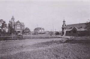Old Orchard Beach, Maine: Ayuntamiento y Biblioteca Pública; Oficina de Correos; Iglesia de Santa Margarita de American Photographer (after)
