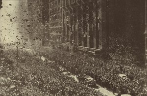 El presidente de EE.UU. Franklin D Roosevelt recibiendo una bienvenida entusiasta en la ciudad de Nueva York después de ser elegido para un tercer mandato, diciembre de 1940 de American Photographer (after)