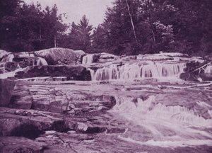Cataratas superiores de Jackson, río Wild-Cat, New Hampshire de American Photographer (after)